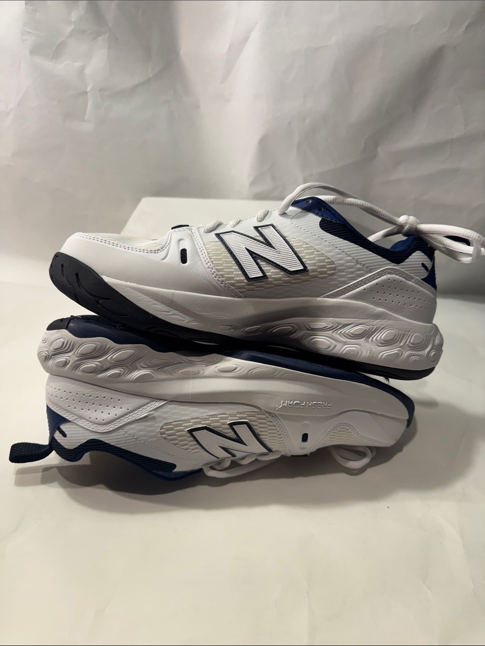 New Balance 1007 Women’s 7.5 Wide Tennis Court Shoes White Navy Fresh Foam new
